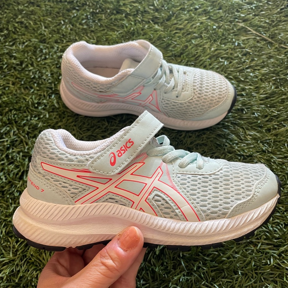 Girls ASICS brand shoe - Size 11